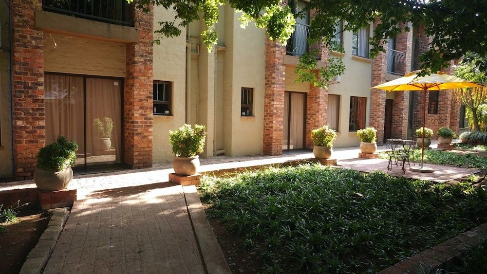24 Onvrey Guest House 3 estrelas em Boksburg
