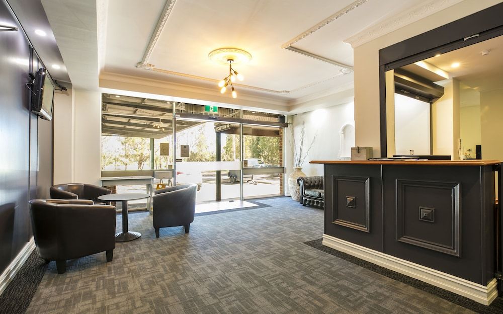 Nightcap at Blue Cattle Dog Hotel 2