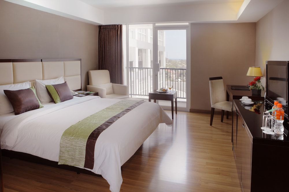 FOX Hotel Gorontalo 3