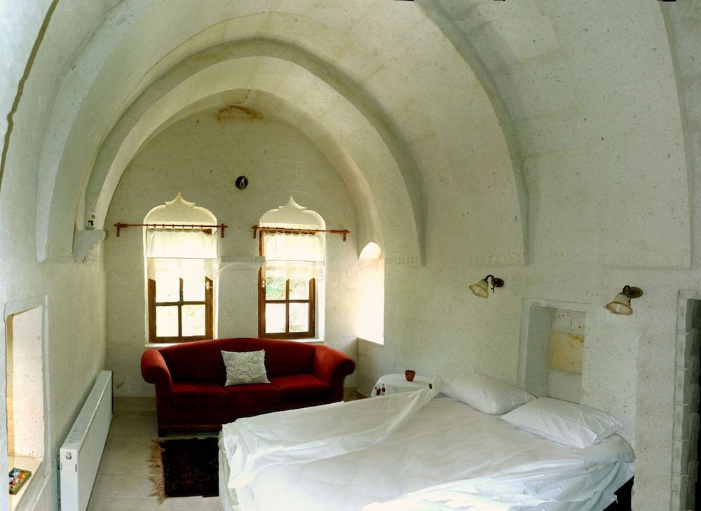 El Puente Cave Hotel 3