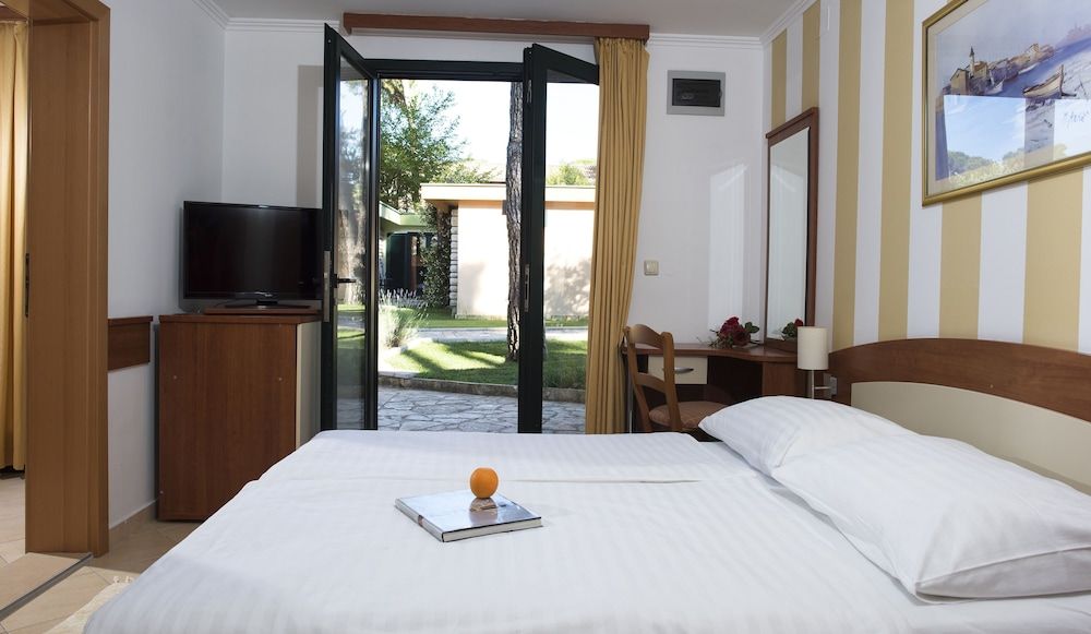 Mediterranean village San Antonio 3