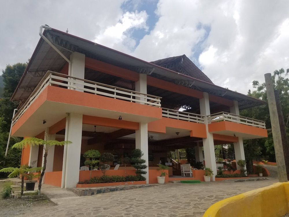 Jarabacoa River Club
