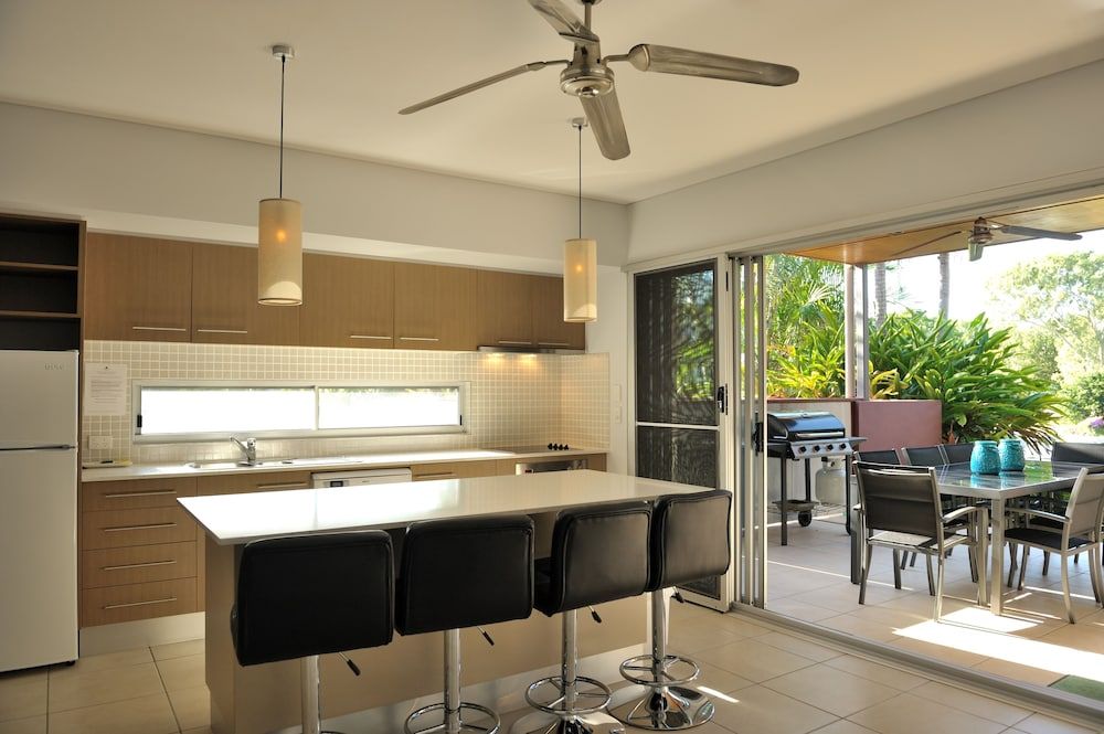 Sandcastles 1770 Motel & Resort 3