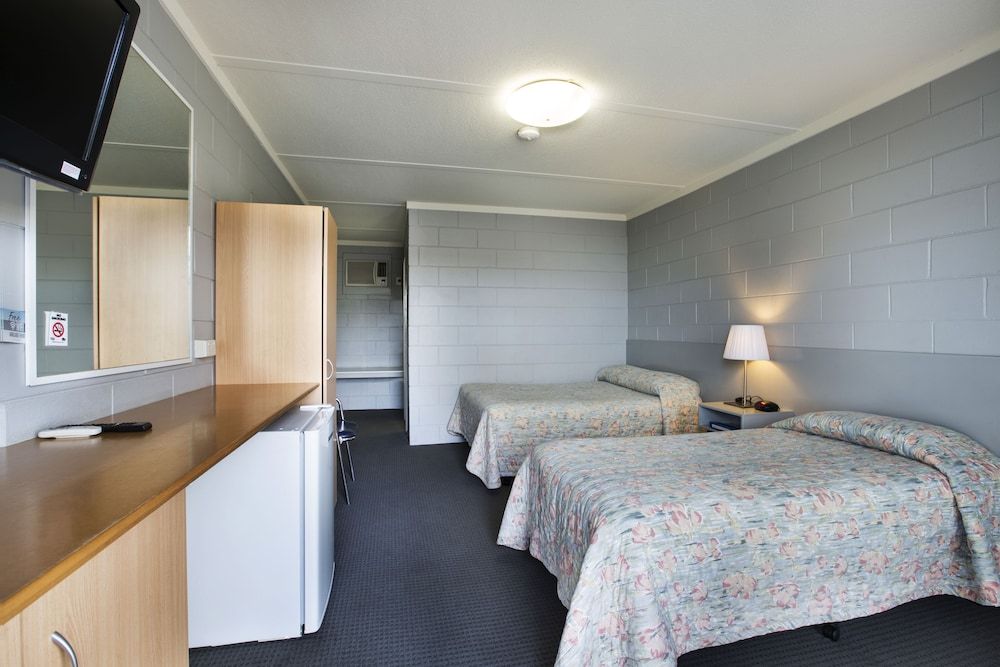 Nightcap at Westside Hotel 3