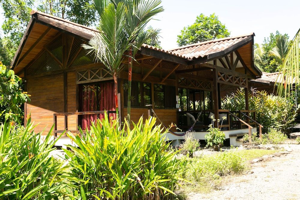 Kenaki Lodge