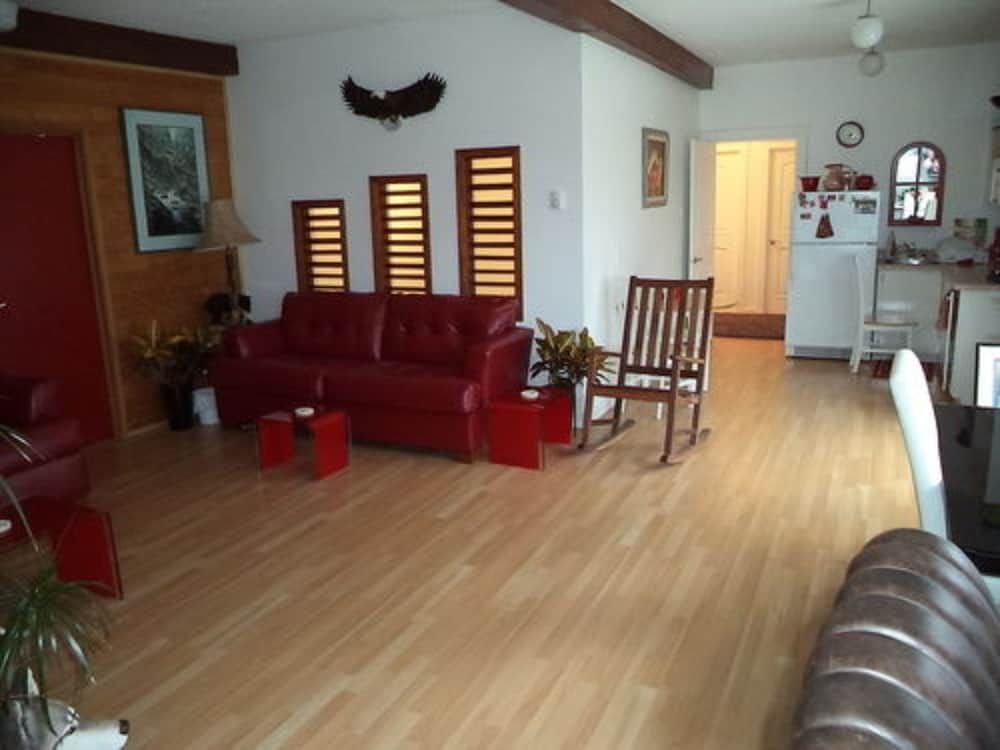 Enchanted Rainforest Guesthouse 2