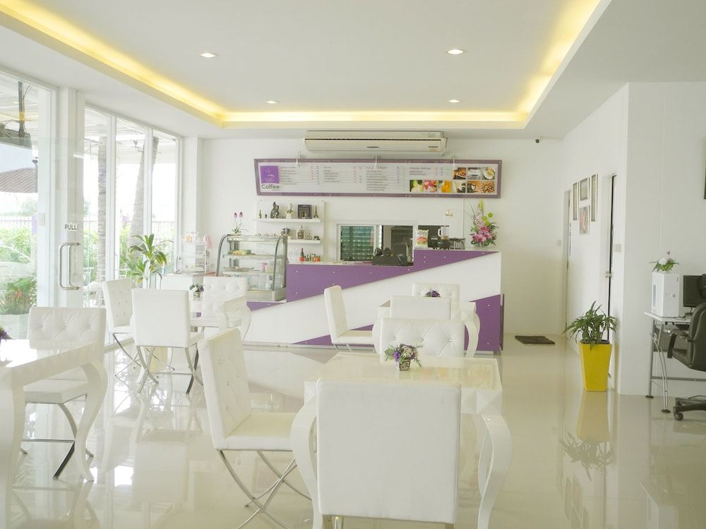 Phet Cha-am Plaza & Resort 2