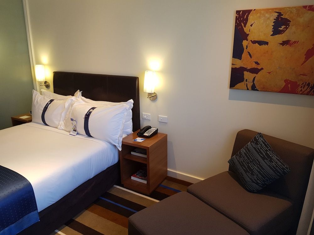 Holiday Inn Express Port Moresby 3