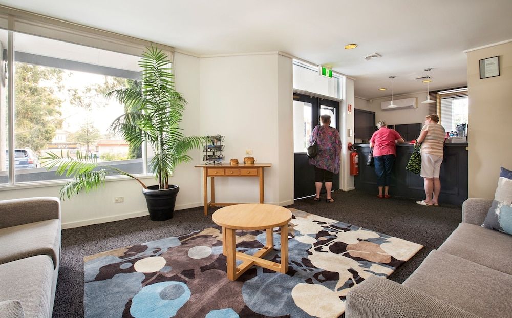 Nightcap at Ferntree Gully Hotel Motel 2