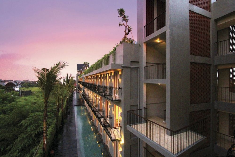 FRii Bali Echo Beach Hotel