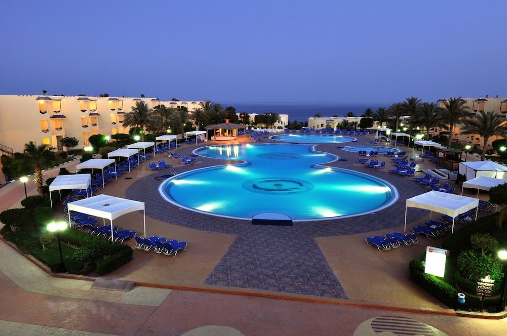 Grand Oasis Resort 1