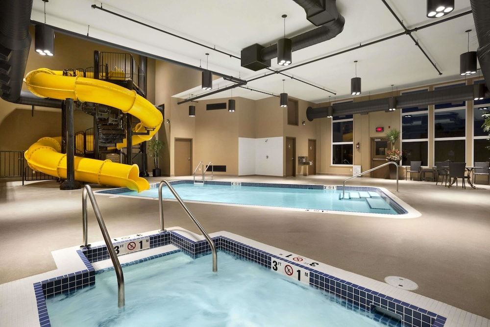 Microtel Inn & Suites By Wyndham Lloydminster 1