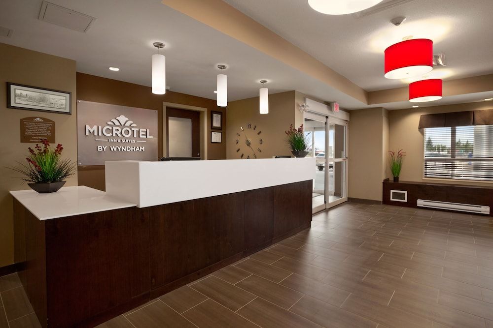 Microtel Inn & Suites By Wyndham Lloydminster 2