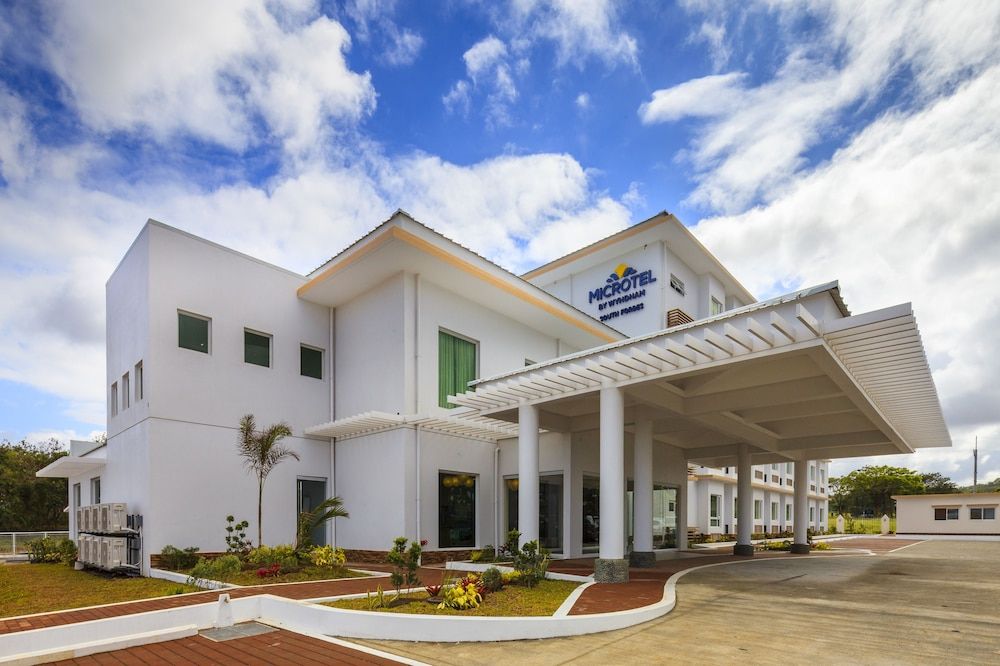 Microtel by Wyndham South Forbes near Nuvali 1