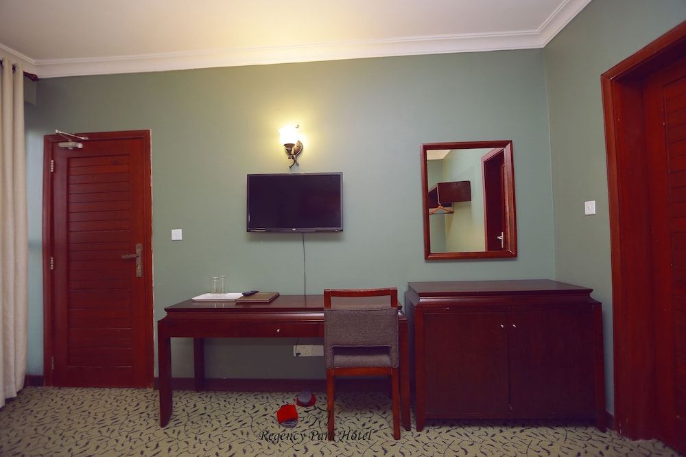 Regency Park Hotel 3