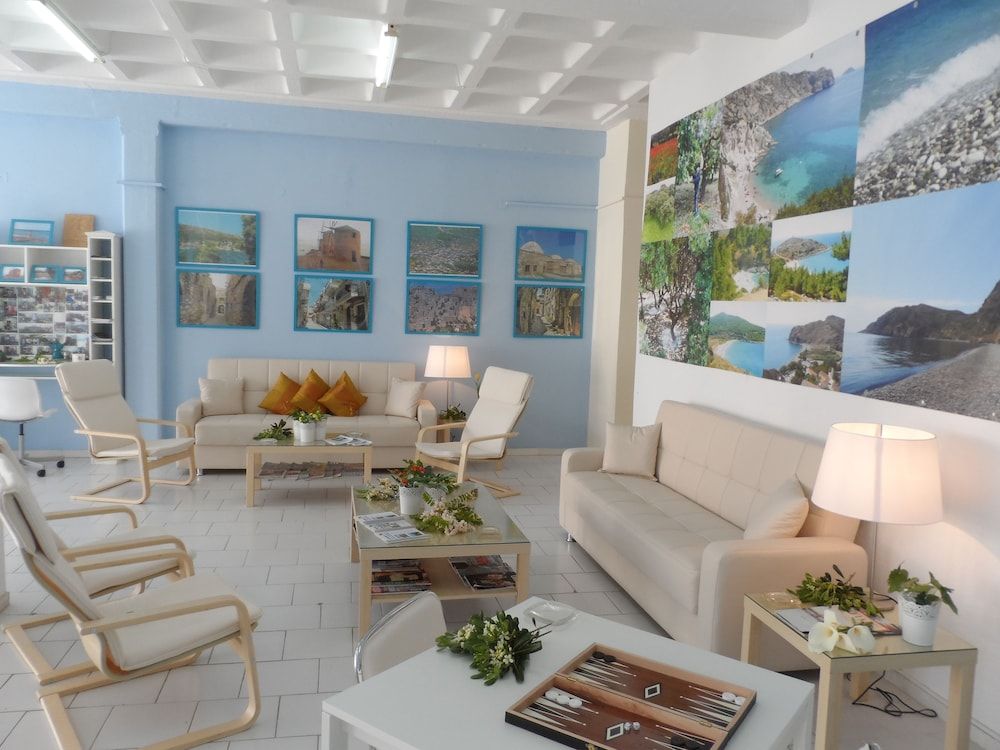 Seafront Studios & Apartments 3