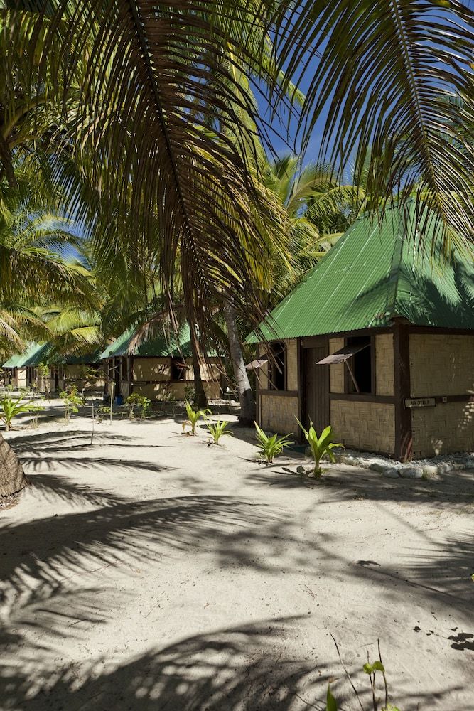 Barefoot Manta Island