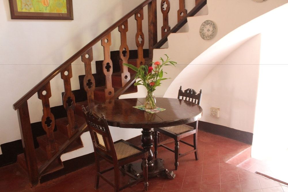 Granpas Inn Bougainvillea 3