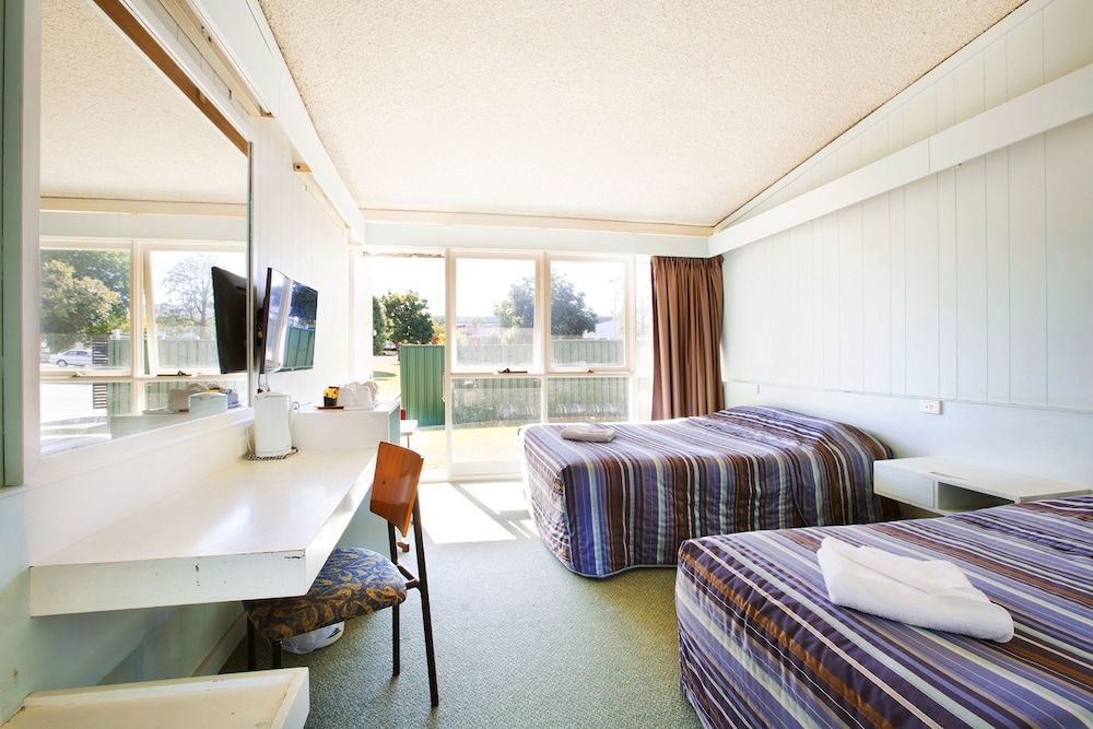 Sunnybank Hotel 2