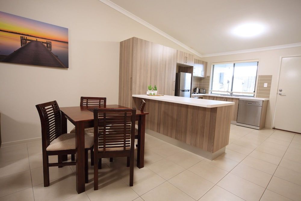 Direct Hotels- Villas on Rivergum 3