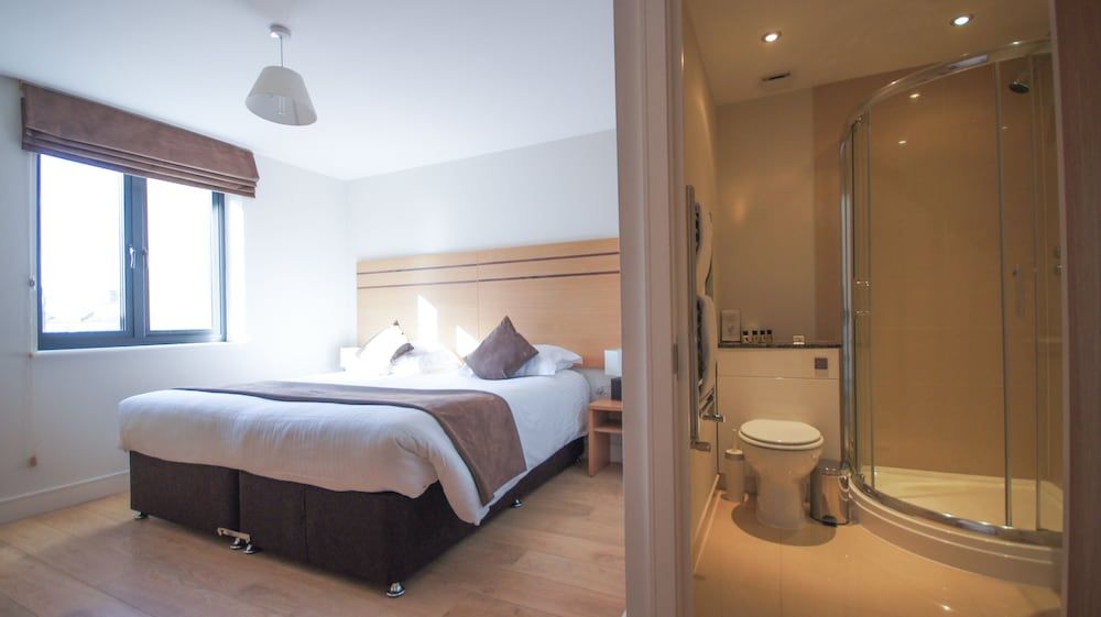 Crompton House Apartments 2