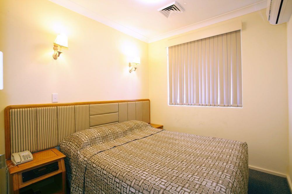 Maclin Lodge Motel 3