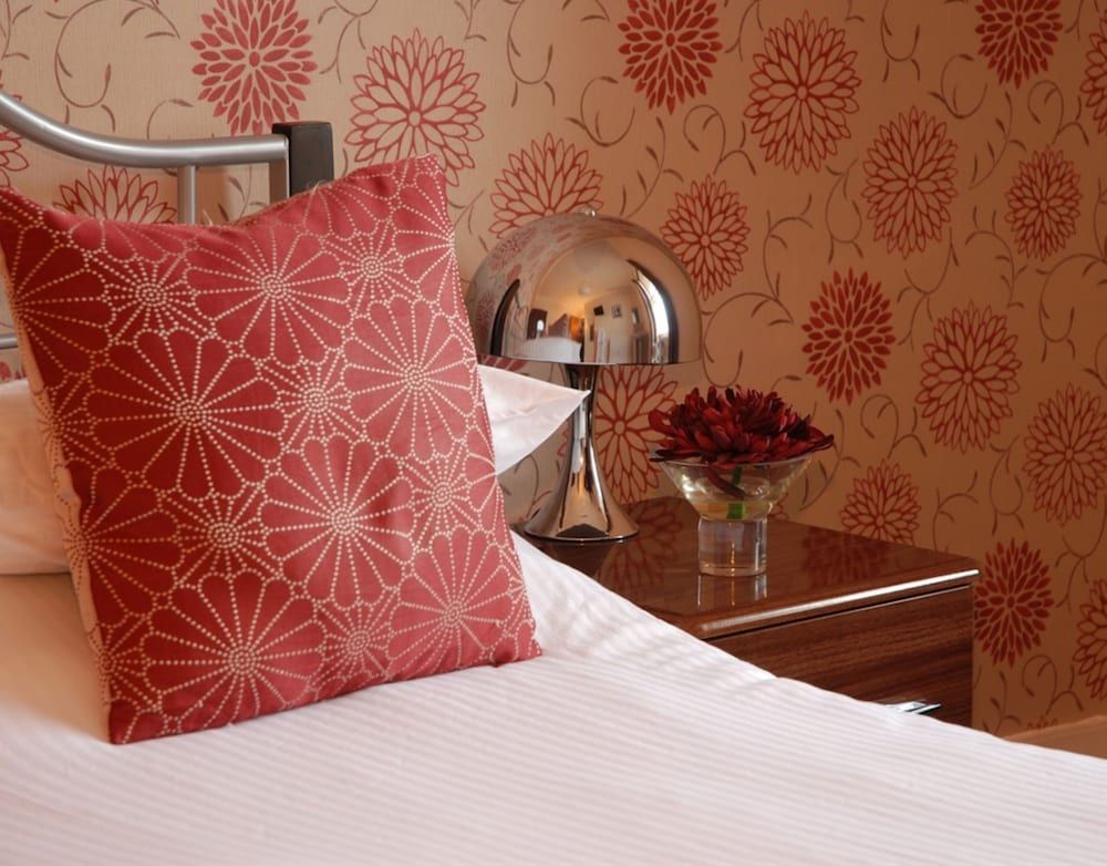 Senlac Guest House 2