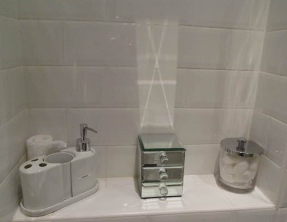 Senlac Guest House 3