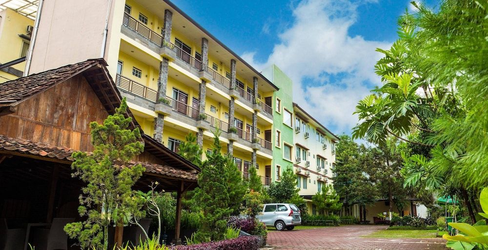Lotus Bandung Hotel, Cafe, and Meeting Place 1