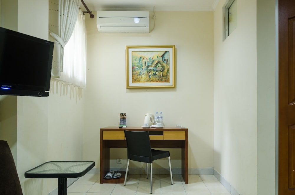 Lotus Bandung Hotel, Cafe, and Meeting Place 2