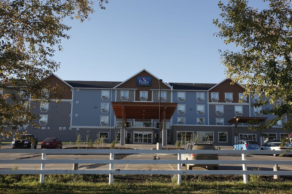 Pomeroy Inn & Suites at Olds 1