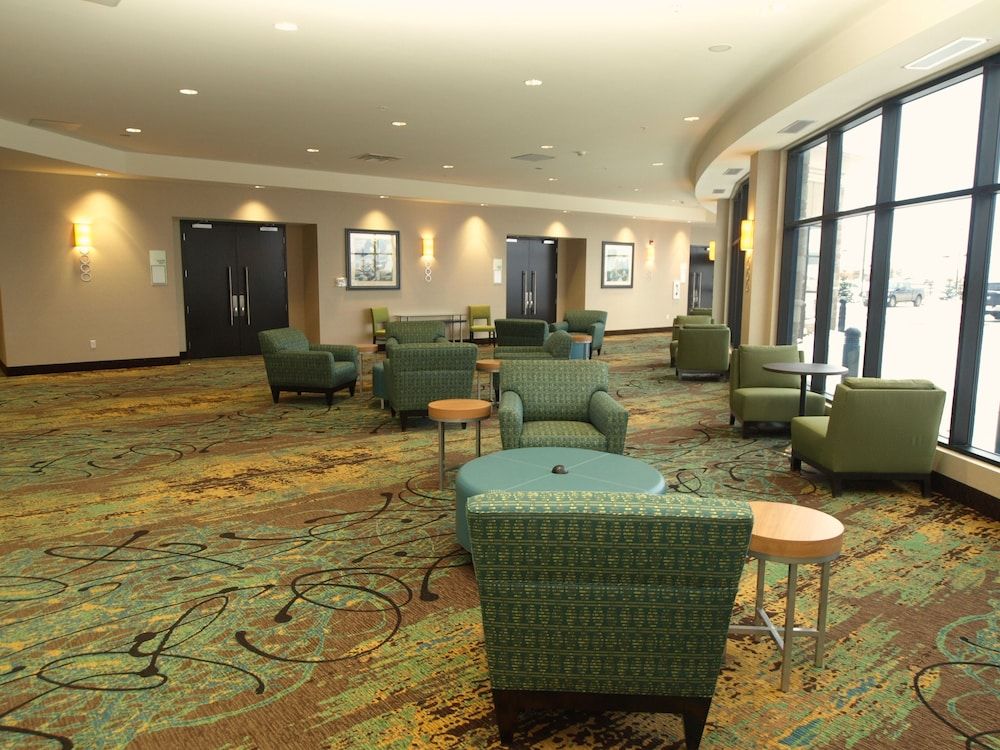 Holiday Inn Hotel & Suites Edmonton Airport & Conference Ctr 2