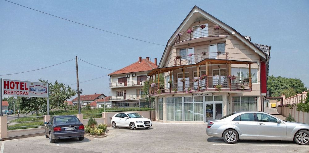 Hotel Novella Uno 3 estrelas em Novi Banovci