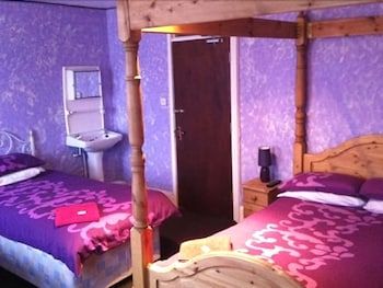 The Vyvyan Arms Hotel 3