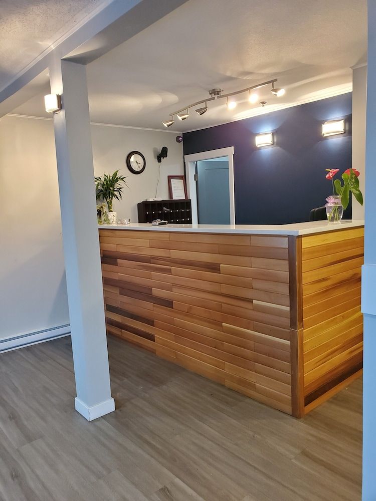 Travelodge by Wyndham Surrey 2