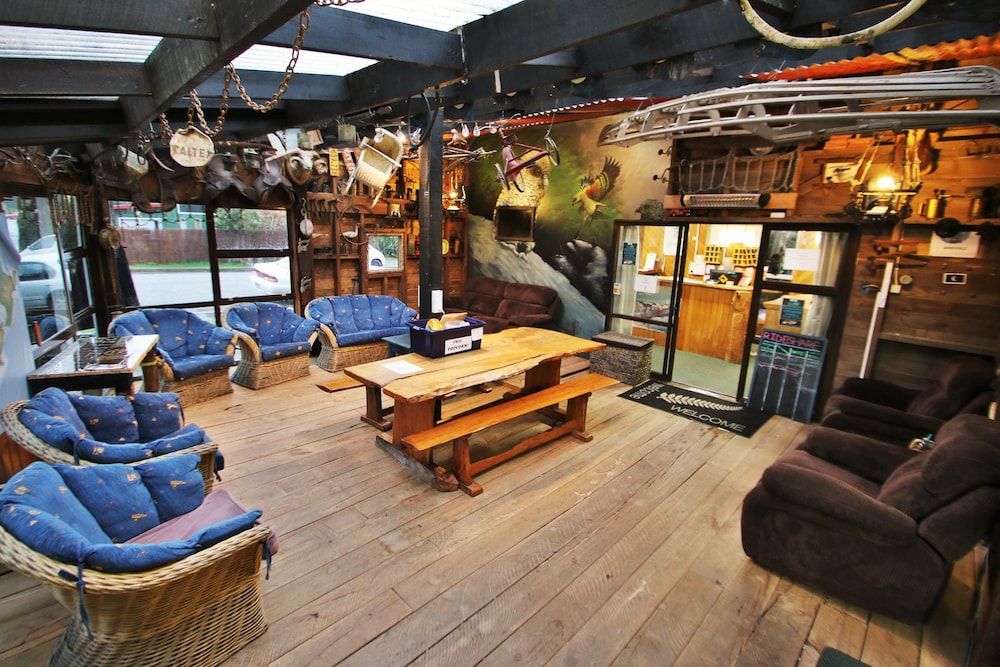 Chateau Backpacker & Motels