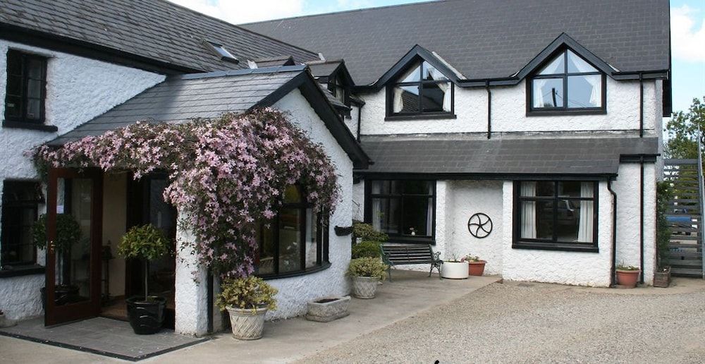 The Briers Country House