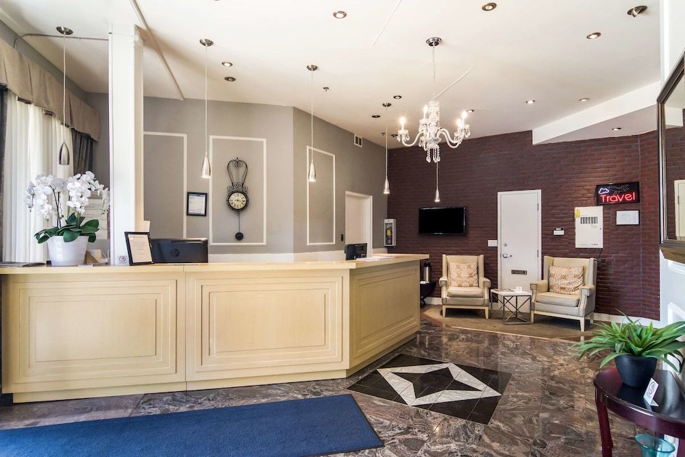 Red Lion Inn & Suites Abbotsford 2