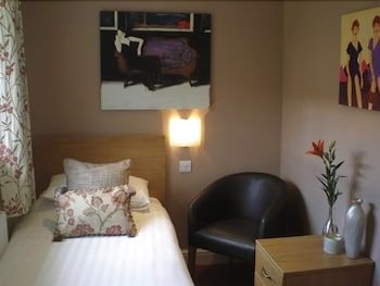 The Willow Guest House 3