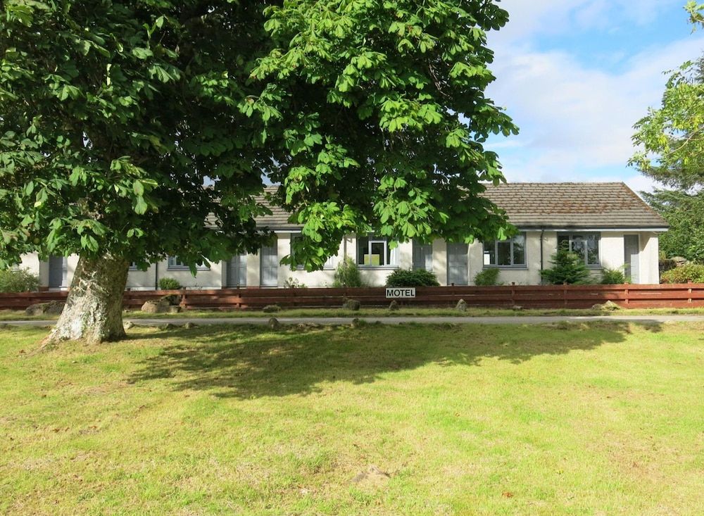 Altnacealgach Motel