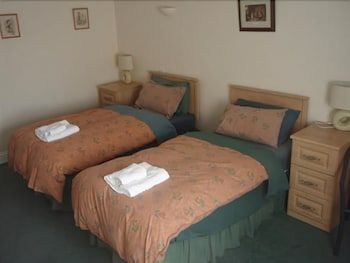 The Mucky Duck Inn 2