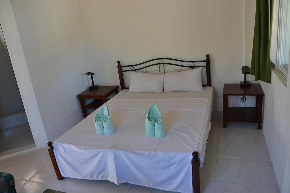 Acacia Sunset Village Inn 3