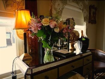 The White Hart Hotel 5 estrelas em Halstead