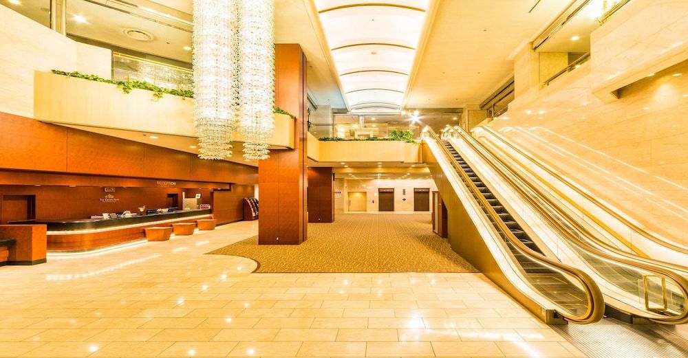 The Crown Palais New Hankyu Kochi 2