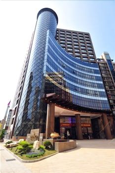 Monarch Skyline Hotel 1 Monarch Skyline Hotel 1