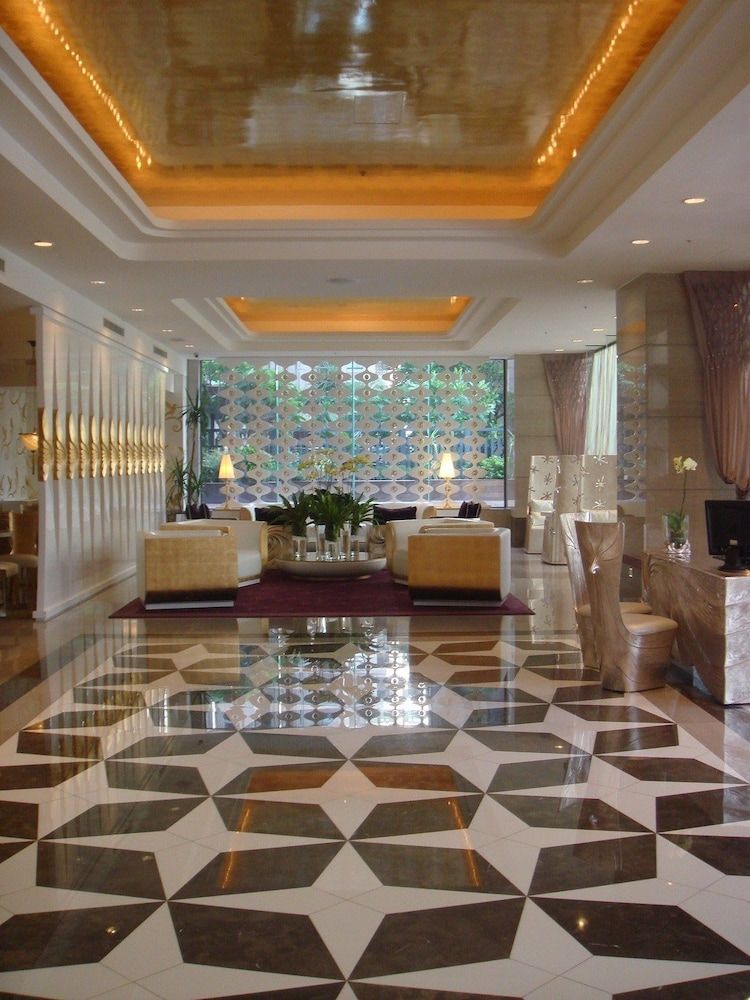 Monarch Skyline Hotel 2 Monarch Skyline Hotel 2