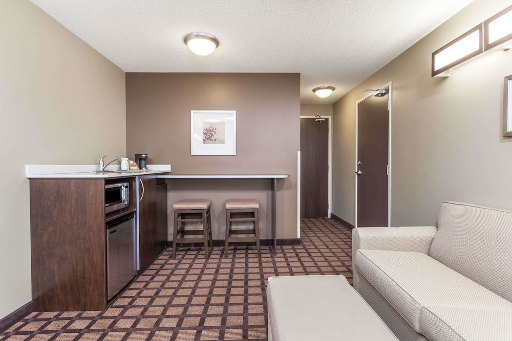 Microtel Inn & Suites by Wyndham Timmins 3
