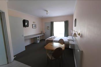 Lazy River Motor Inn 2