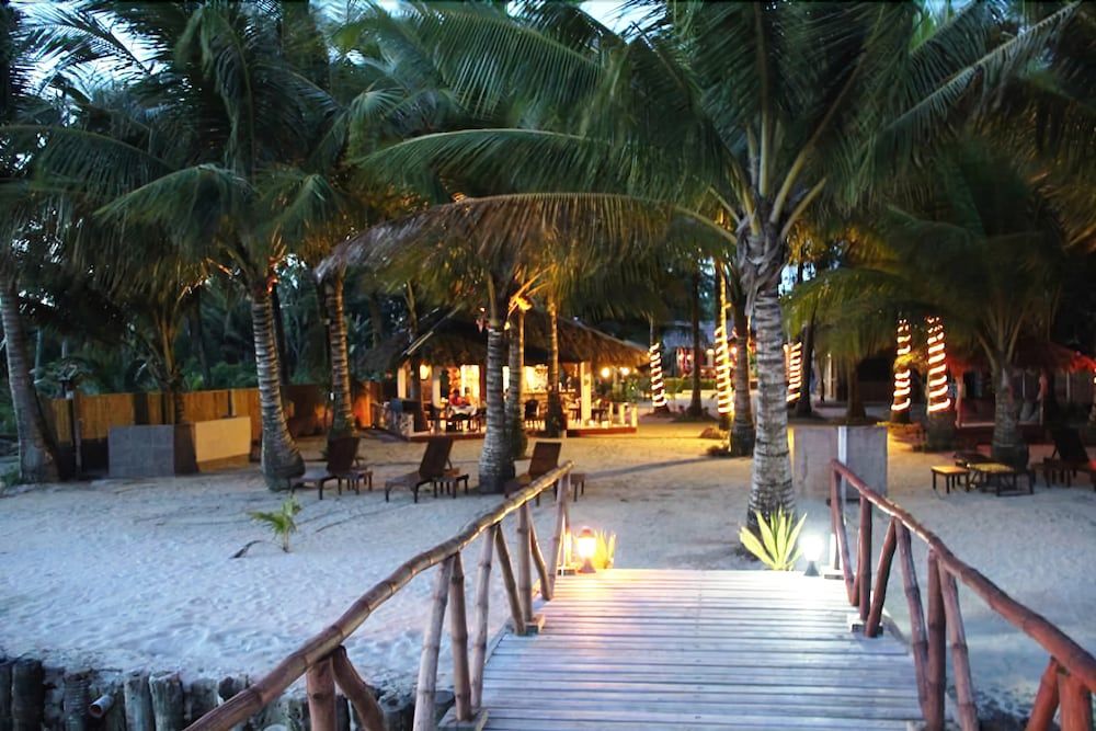 Cooper's Beach Resort 1 Cooper's Beach Resort 1