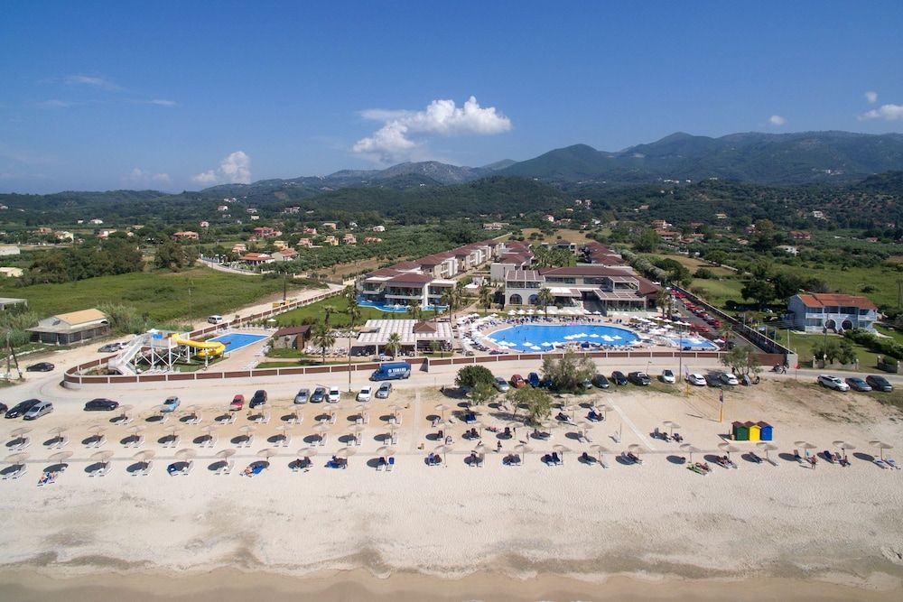 Almyros Beach Resort and Spa 1